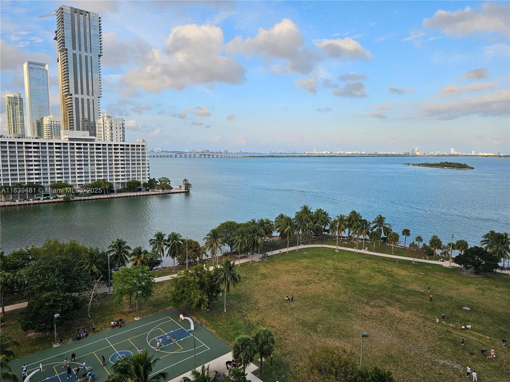 Real estate property located at 1900 Bayshore Dr #1803, Miami-dade, Quantum On The Bay Condo, Miami, FL