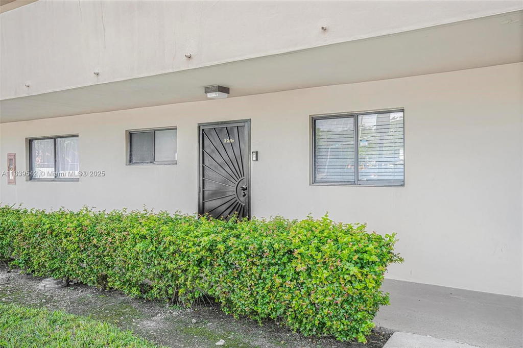 Real estate property located at 8415 107th Ave #130W, Miami-dade, Kendall Acres West Condo, Miami, FL