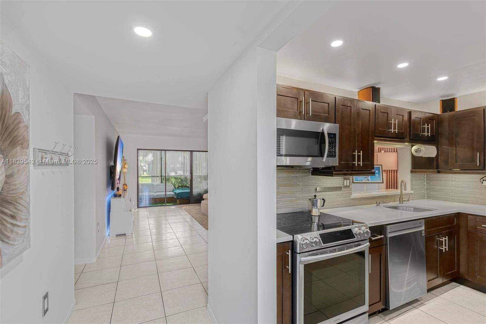 Real estate property located at 8415 107th Ave #130W, Miami-dade, Kendall Acres West Condo, Miami, FL