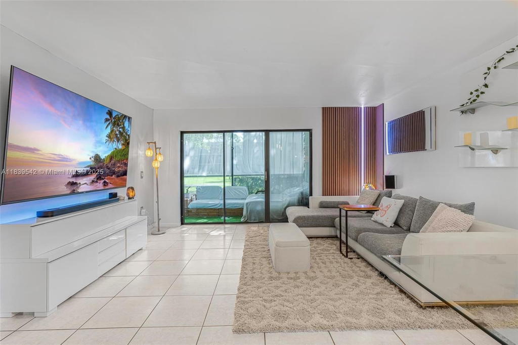 Real estate property located at 8415 107th Ave #130W, Miami-dade, Kendall Acres West Condo, Miami, FL