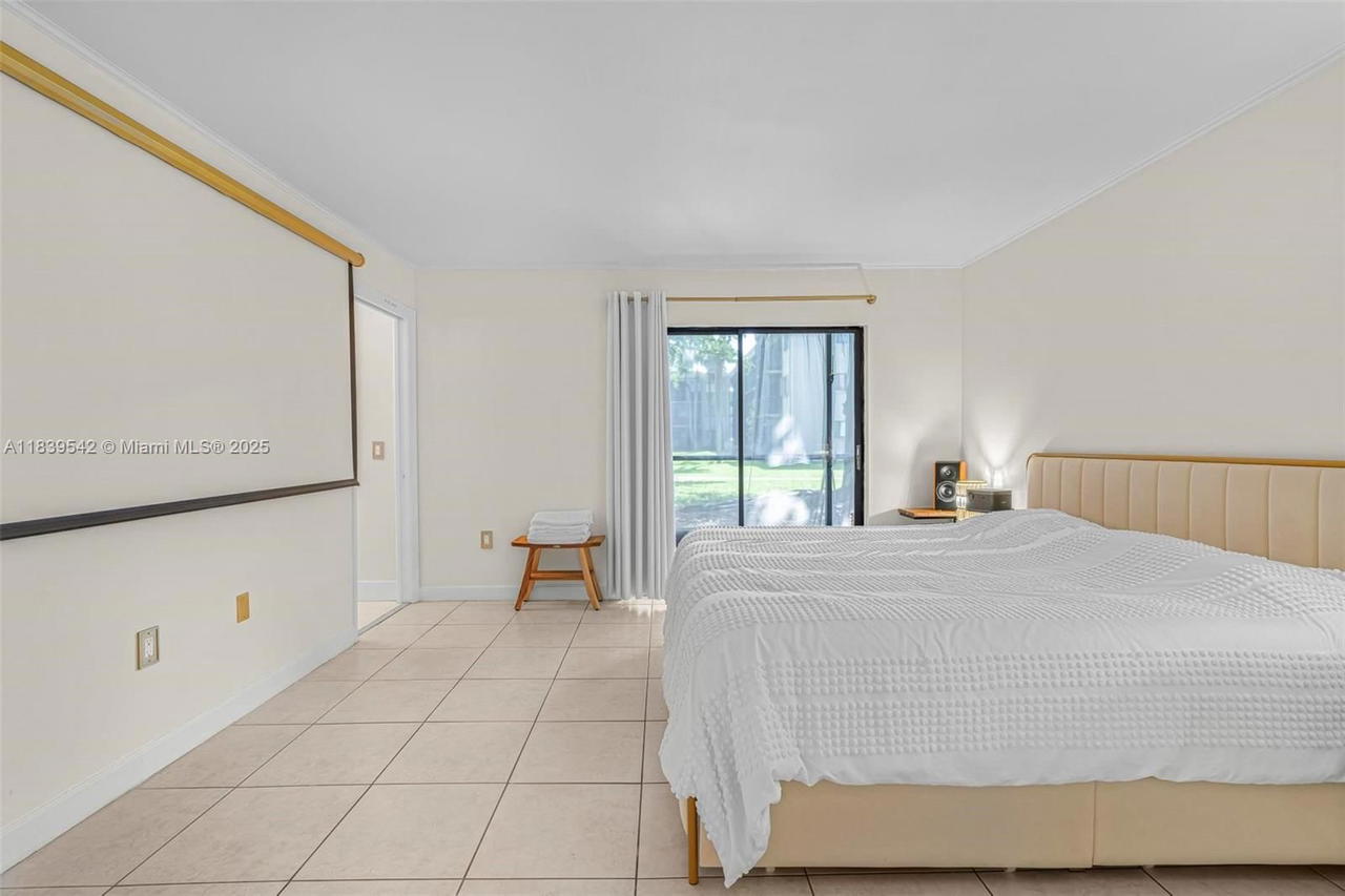 Real estate property located at 8415 107th Ave #130W, Miami-dade, Kendall Acres West Condo, Miami, FL