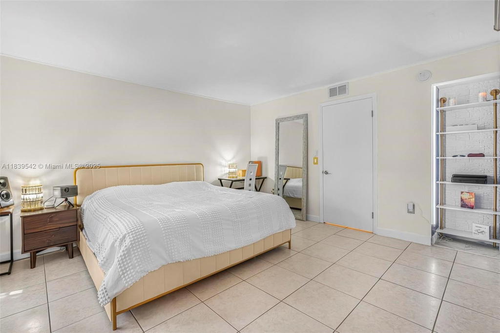 Real estate property located at 8415 107th Ave #130W, Miami-dade, Kendall Acres West Condo, Miami, FL