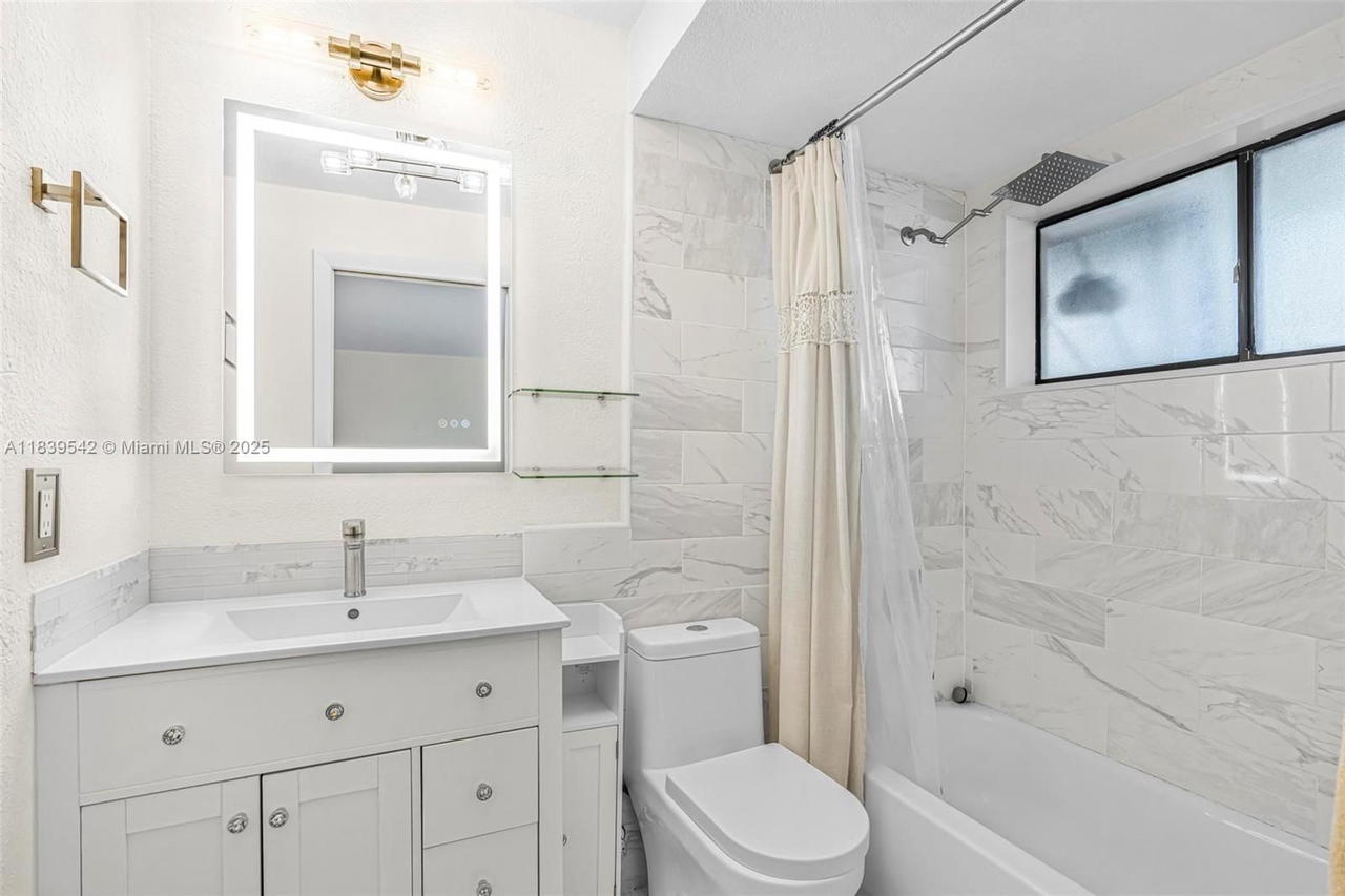 Real estate property located at 8415 107th Ave #130W, Miami-dade, Kendall Acres West Condo, Miami, FL