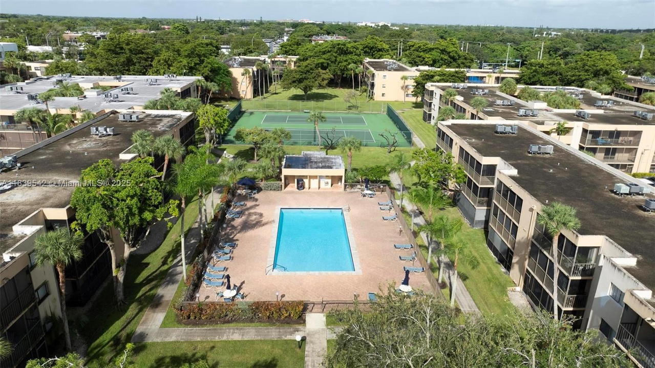 Real estate property located at 8415 107th Ave #130W, Miami-dade, Kendall Acres West Condo, Miami, FL
