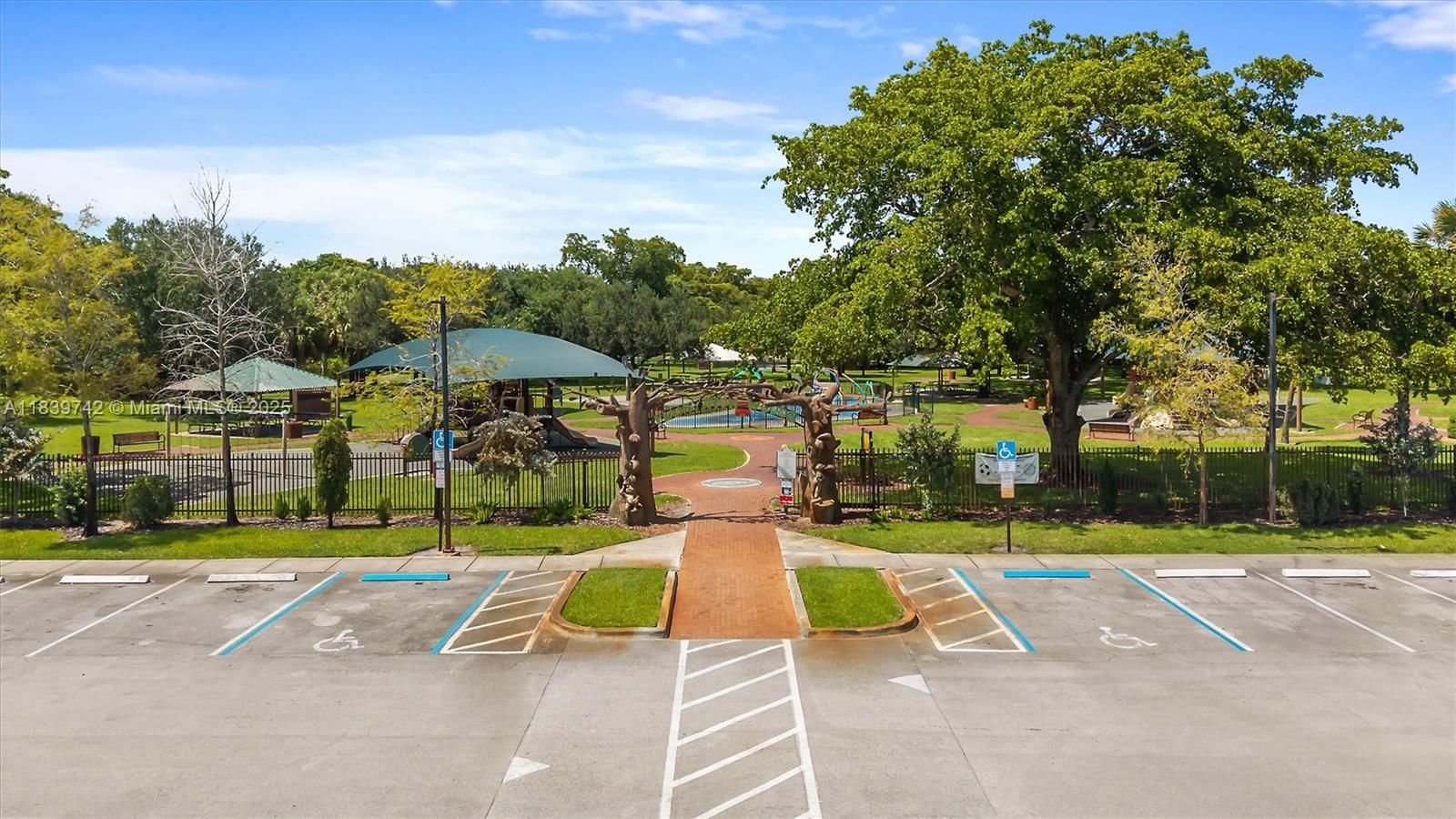 Real estate property located at 885 Azalea Ct, Broward, Plantation Gardens 2nd Se, Plantation, FL