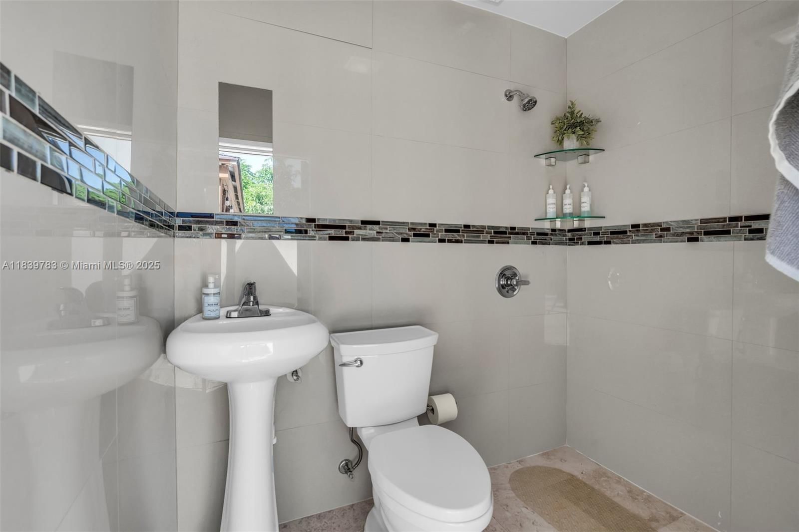 Real estate property located at 3501 Fairfax Dr, Broward, Fairfax Brolliar Add Sec, Fort Lauderdale, FL