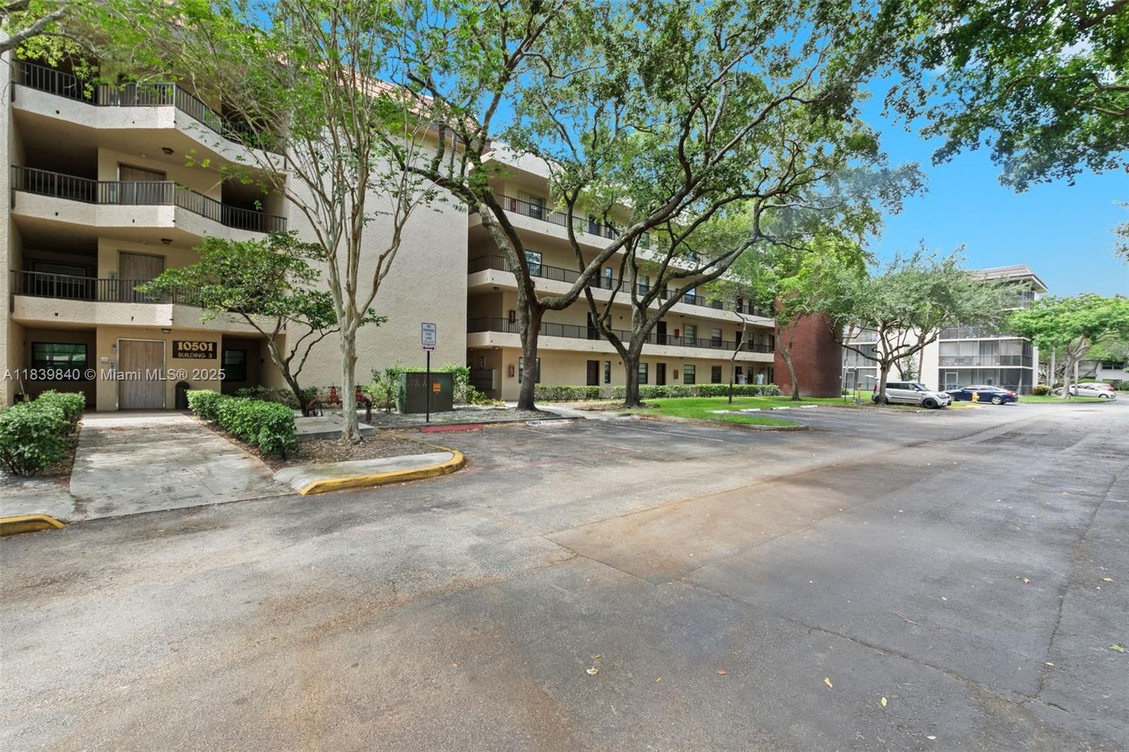Real estate property located at 10501 Broward Blvd #407, Broward, Plantation Racquet Club, Plantation, FL