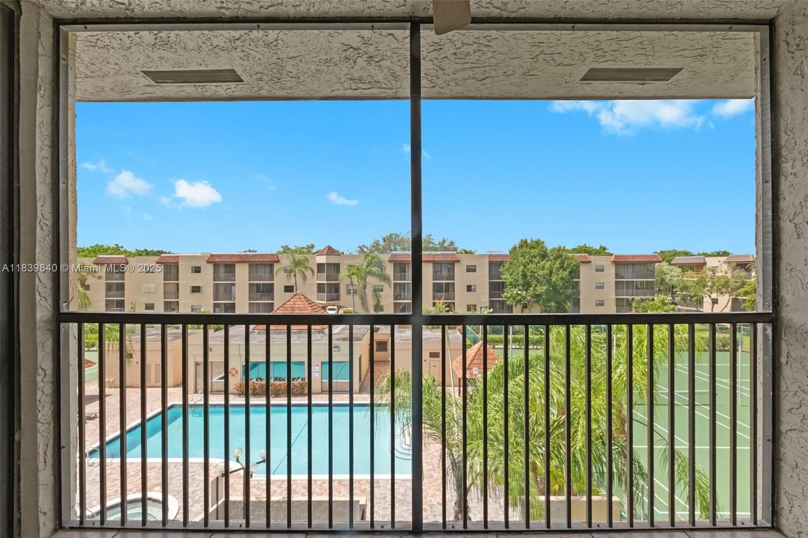 Real estate property located at 10501 Broward Blvd #407, Broward, Plantation Racquet Club, Plantation, FL