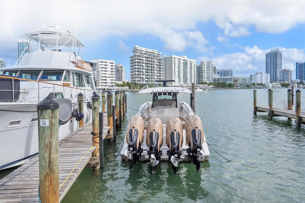 Real estate property located at 900 Bay Dr #718+Dock Slip available, Miami-dade, King Cole Condo, Miami Beach, FL