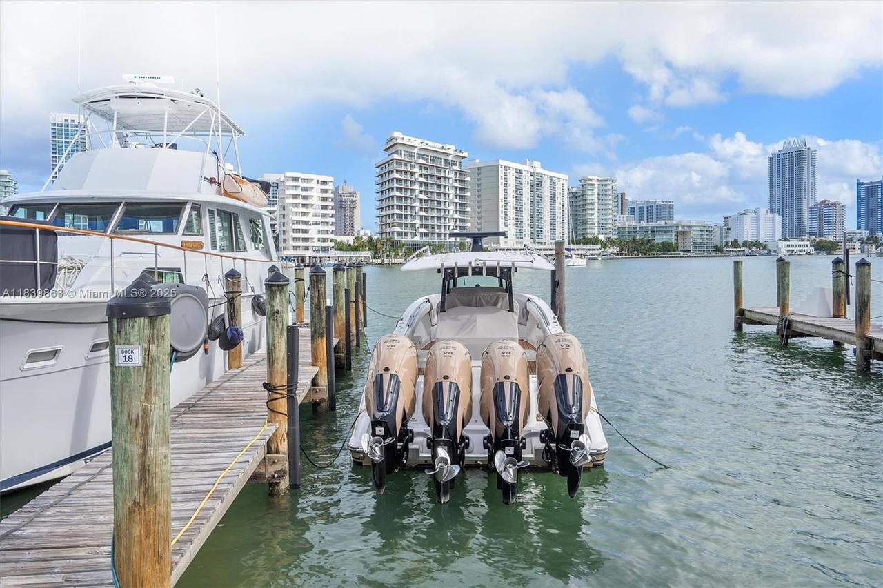 Real estate property located at 900 Bay Dr #718+Dock Slip available, Miami-dade, King Cole Condo, Miami Beach, FL