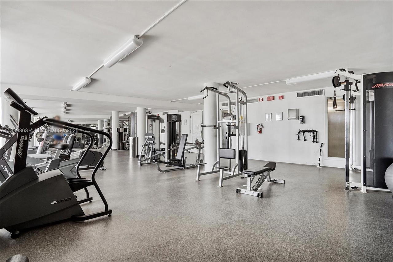 Real estate property located at 900 Bay Dr #718+Dock Slip available, Miami-dade, King Cole Condo, Miami Beach, FL