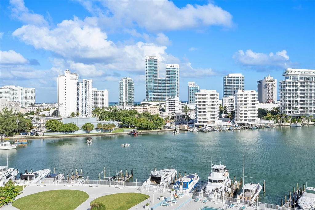 Real estate property located at 900 Bay Dr #718+Dock Slip available, Miami-dade, King Cole Condo, Miami Beach, FL
