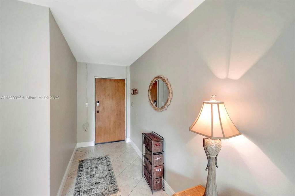 Real estate property located at 2920 28th Ter #407, Miami-dade, Groves Edge Condo, Coconut Grove, FL