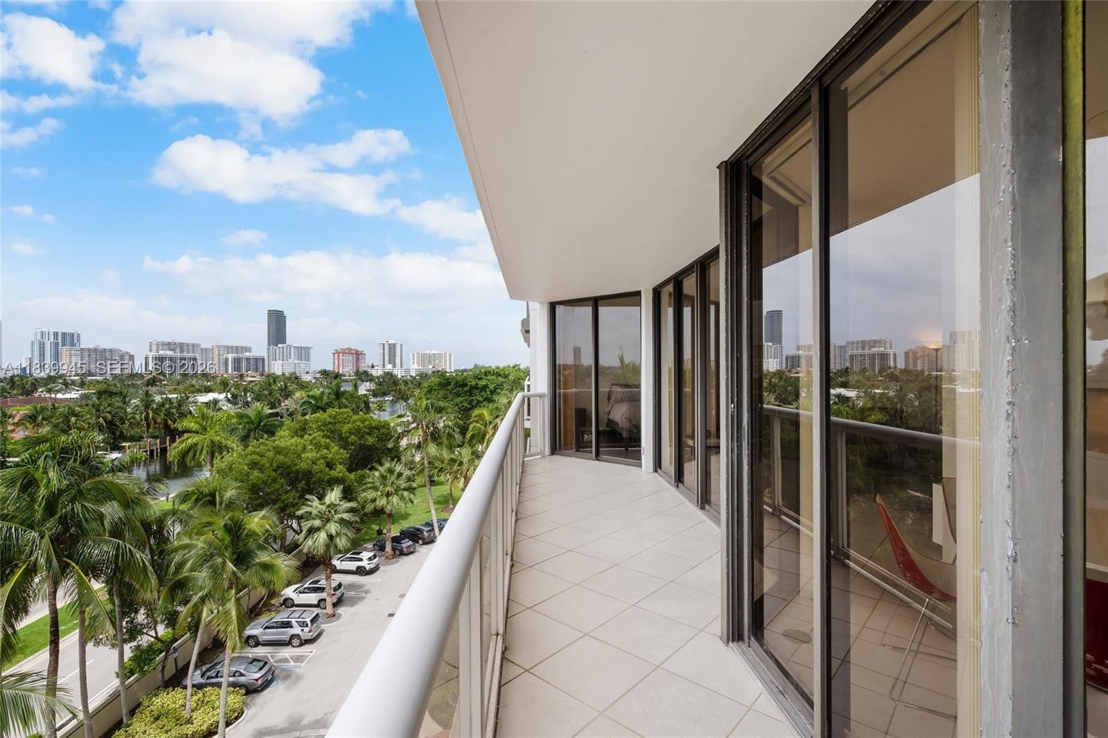 Real estate property located at 3598 Yacht Club Dr #601+DEN, Miami-dade, Harbor Tws At The Waterwa, Aventura, FL