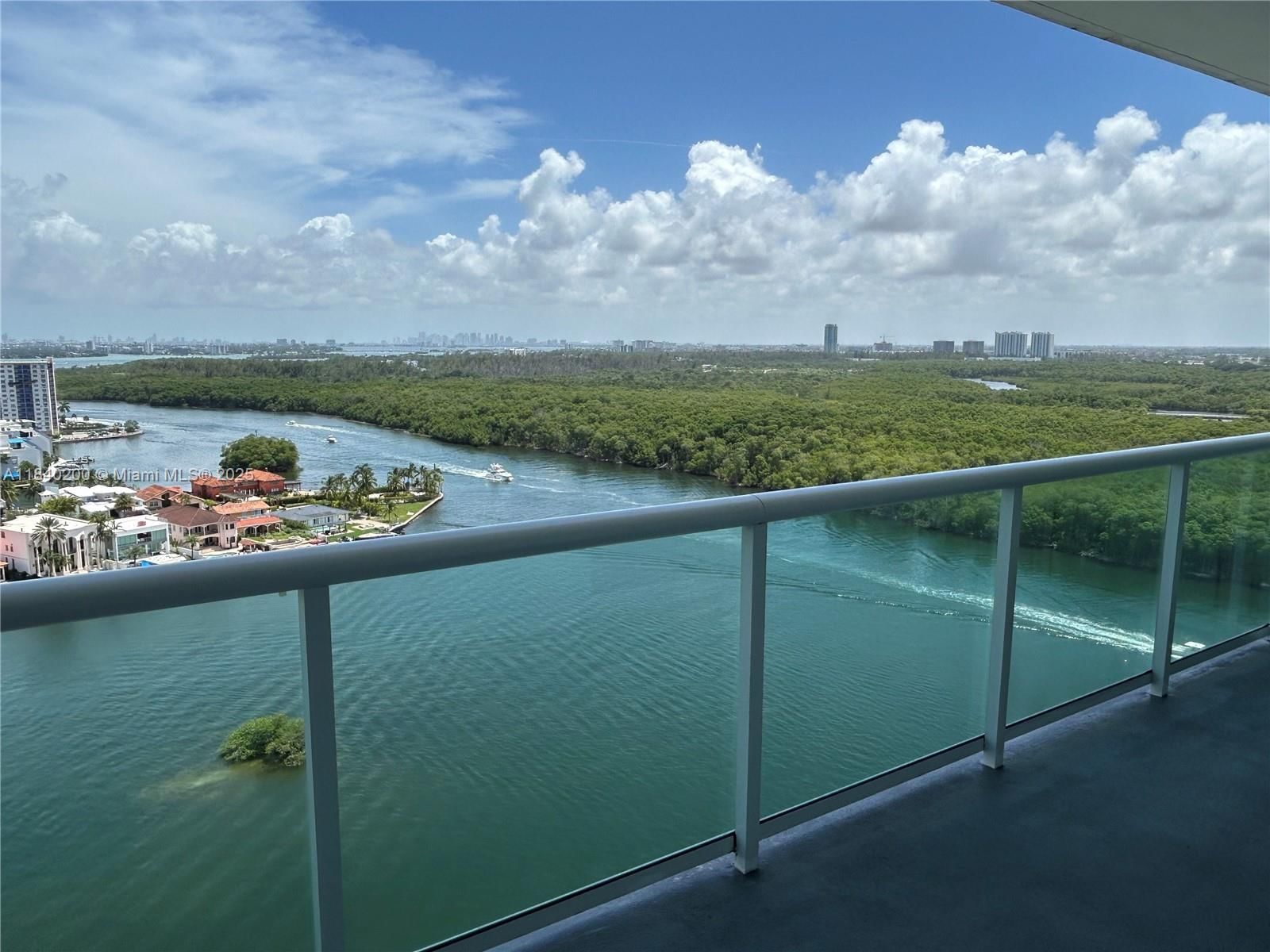 Real estate property located at 400 Sunny Isles Blvd #2007, Miami-dade, 400 Sunny Isles Condo Wes, Sunny Isles Beach, FL