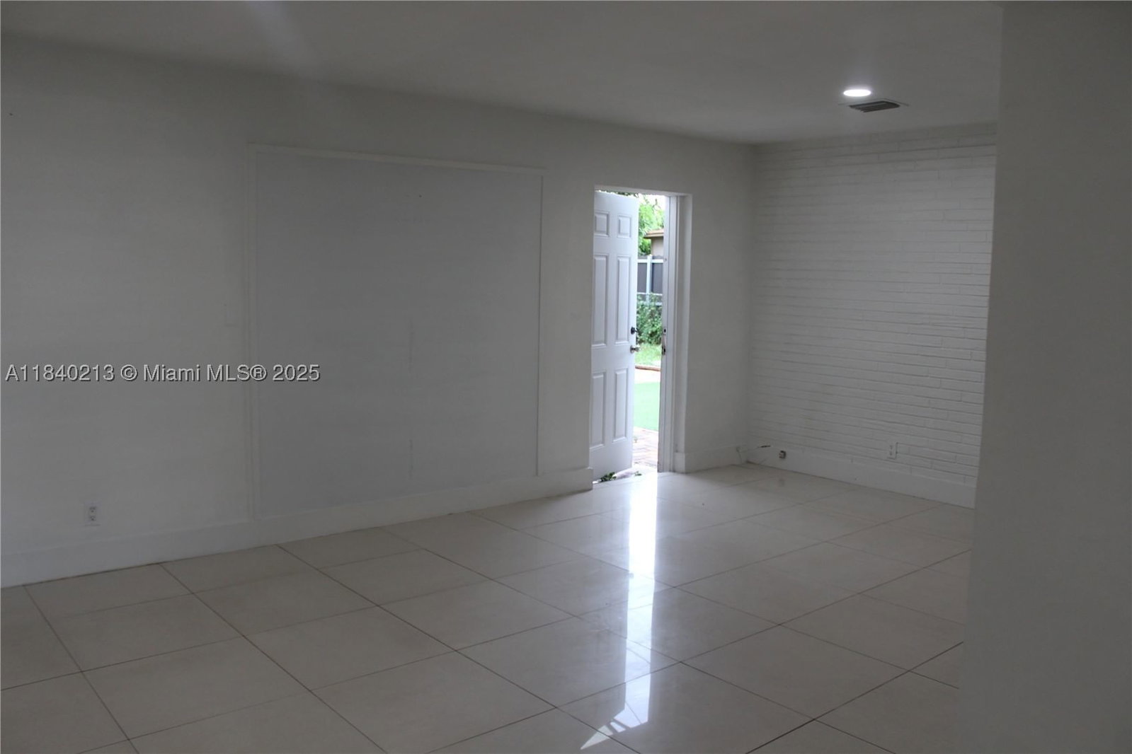 Real estate property located at , Broward, Palm Lane Villa No 4, Hollywood, FL