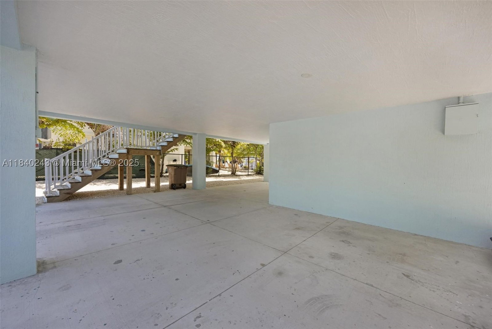 Real estate property located at 142 Peg Leg Ln, Monroe, Cutthroat Harbor Ests, Lower Keys, FL