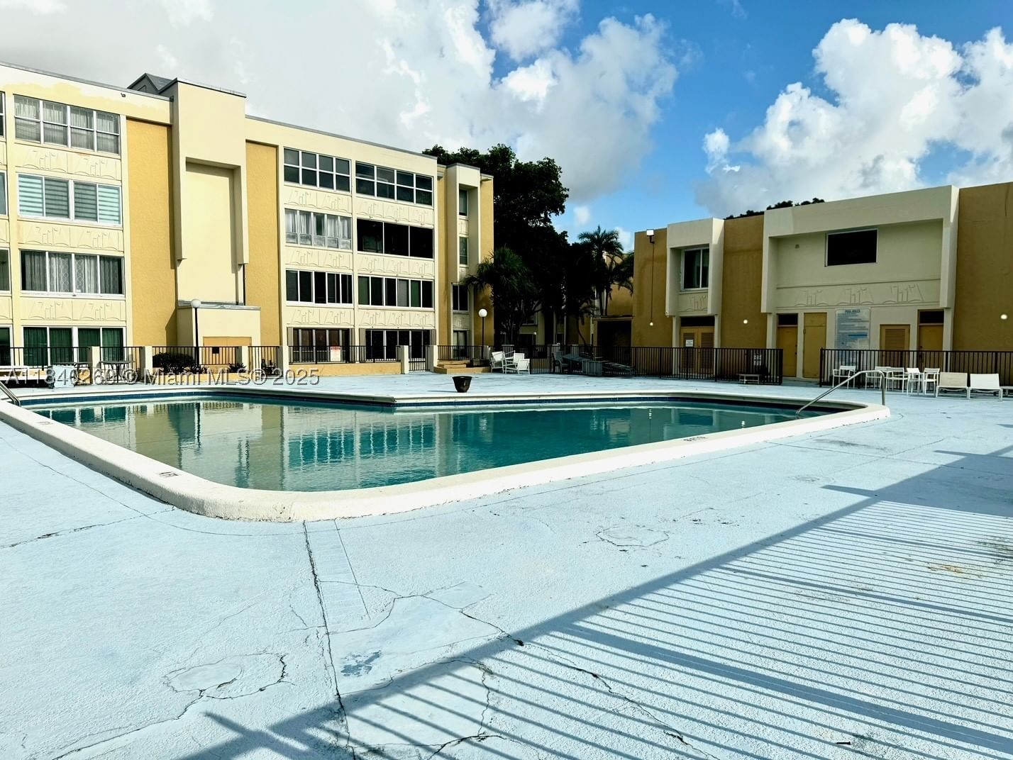 Real estate property located at 6911 147th Ave #3C, Miami-dade, Sovereigns Condo, Miami, FL