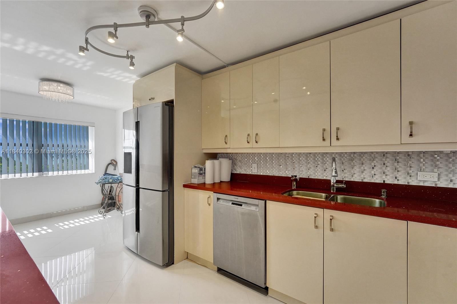 Real estate property located at 1201 Ocean Dr #402S, Broward, Summit Condo, Hollywood, FL