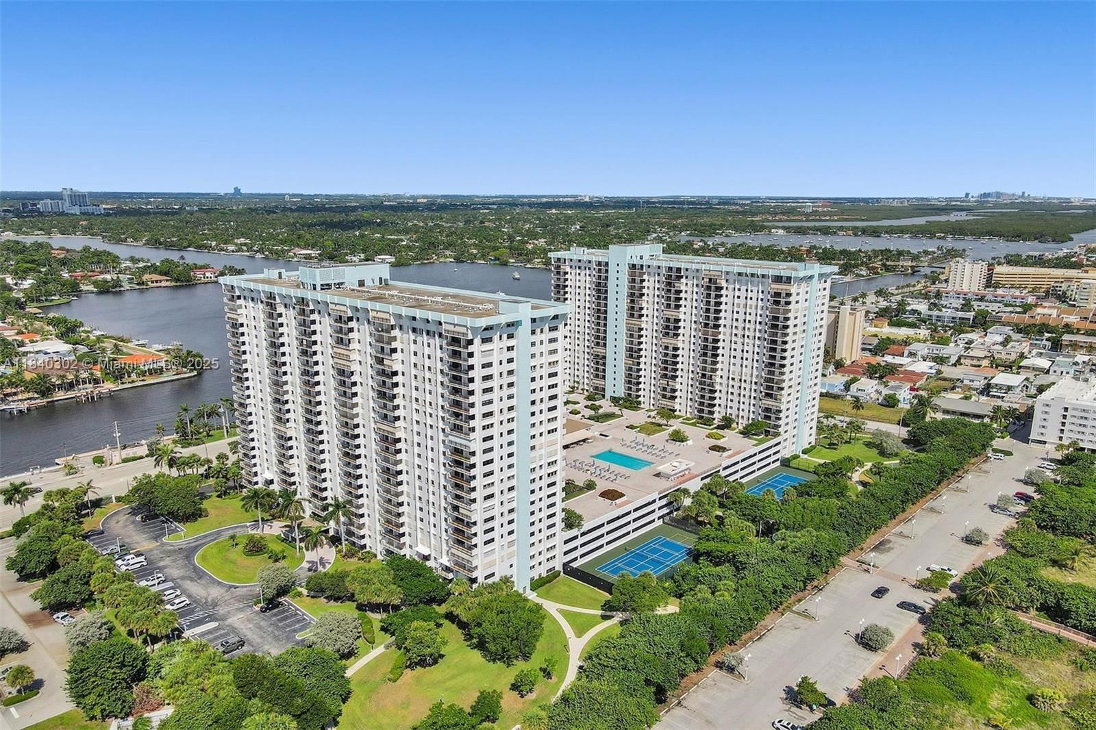 Real estate property located at 1201 Ocean Dr #402S, Broward, Summit Condo, Hollywood, FL
