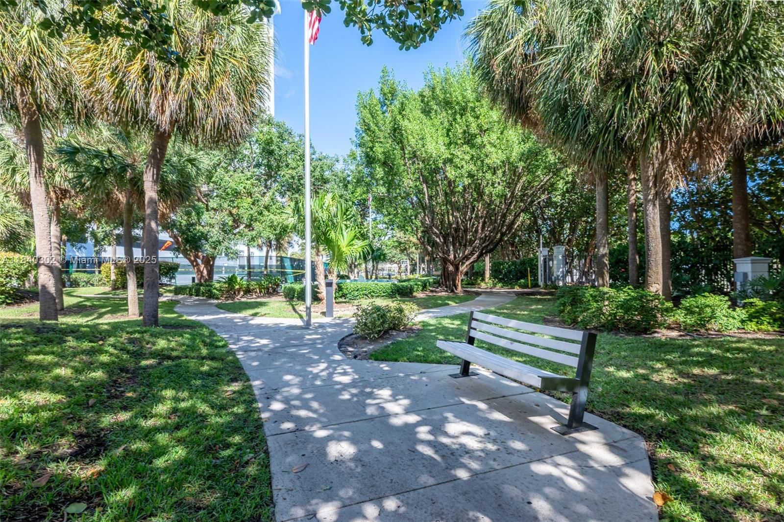 Real estate property located at 1201 Ocean Dr #402S, Broward, Summit Condo, Hollywood, FL