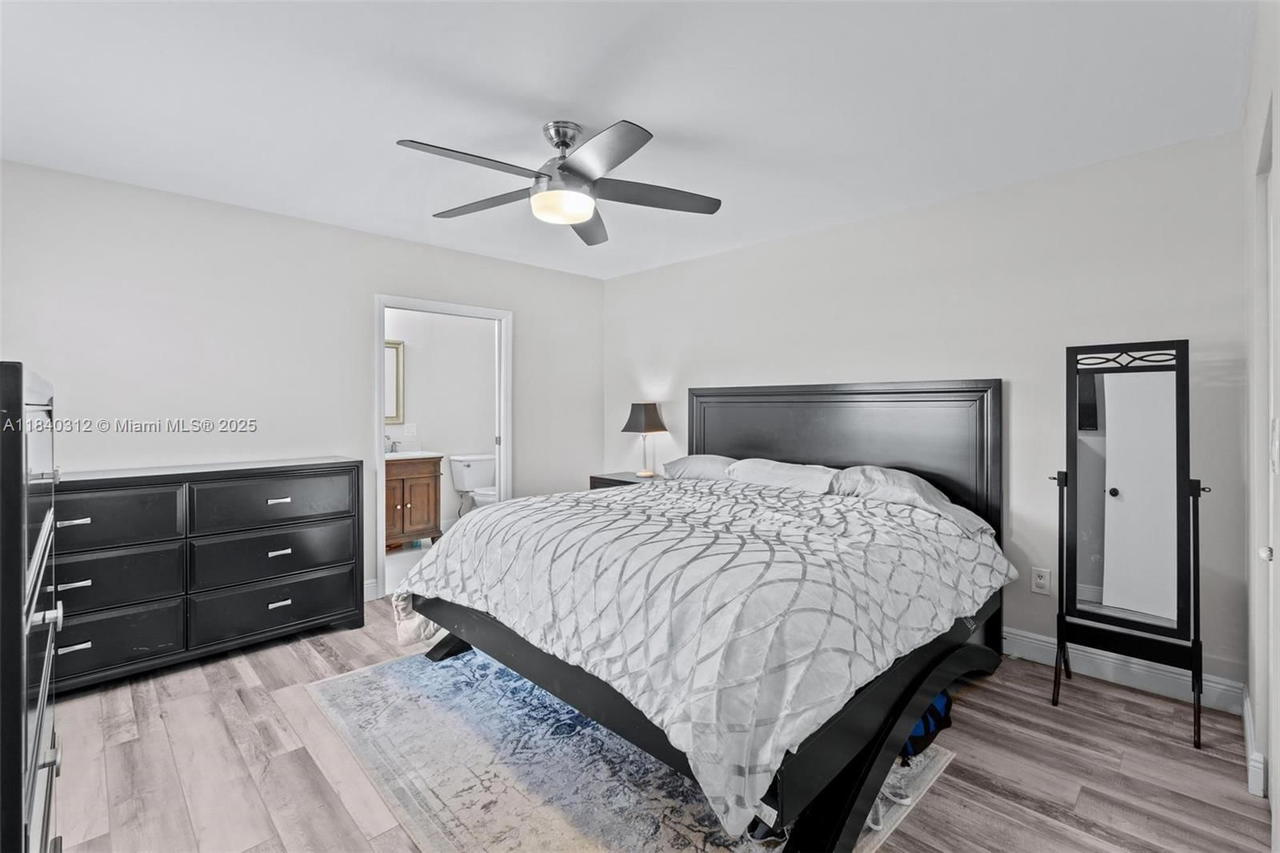 Real estate property located at 535 Radford Ter, Broward, Shenandoah Sec 2, Davie, FL