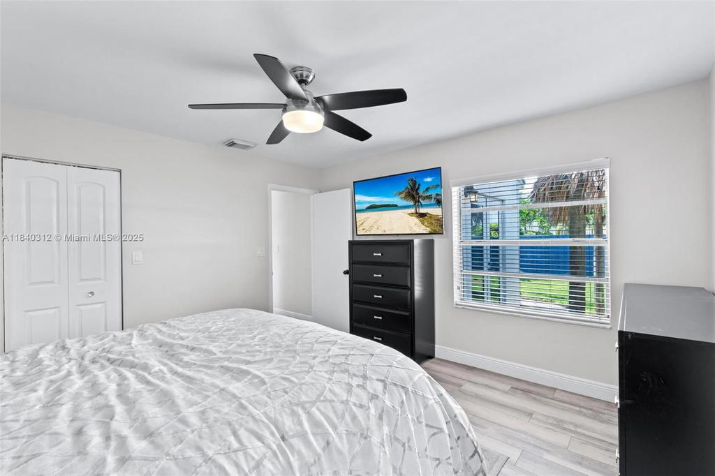 Real estate property located at 535 Radford Ter, Broward, Shenandoah Sec 2, Davie, FL