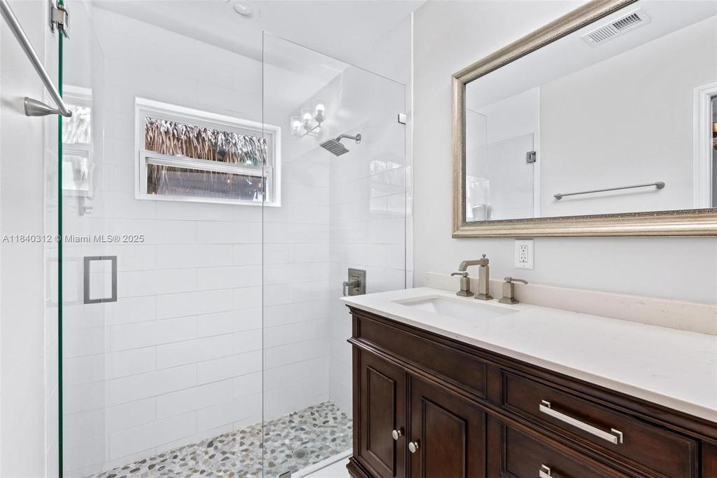 Real estate property located at 535 Radford Ter, Broward, Shenandoah Sec 2, Davie, FL