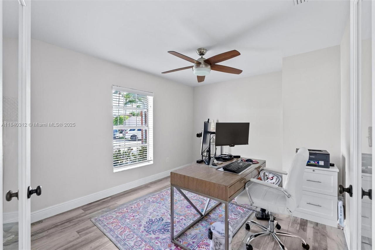 Real estate property located at 535 Radford Ter, Broward, Shenandoah Sec 2, Davie, FL