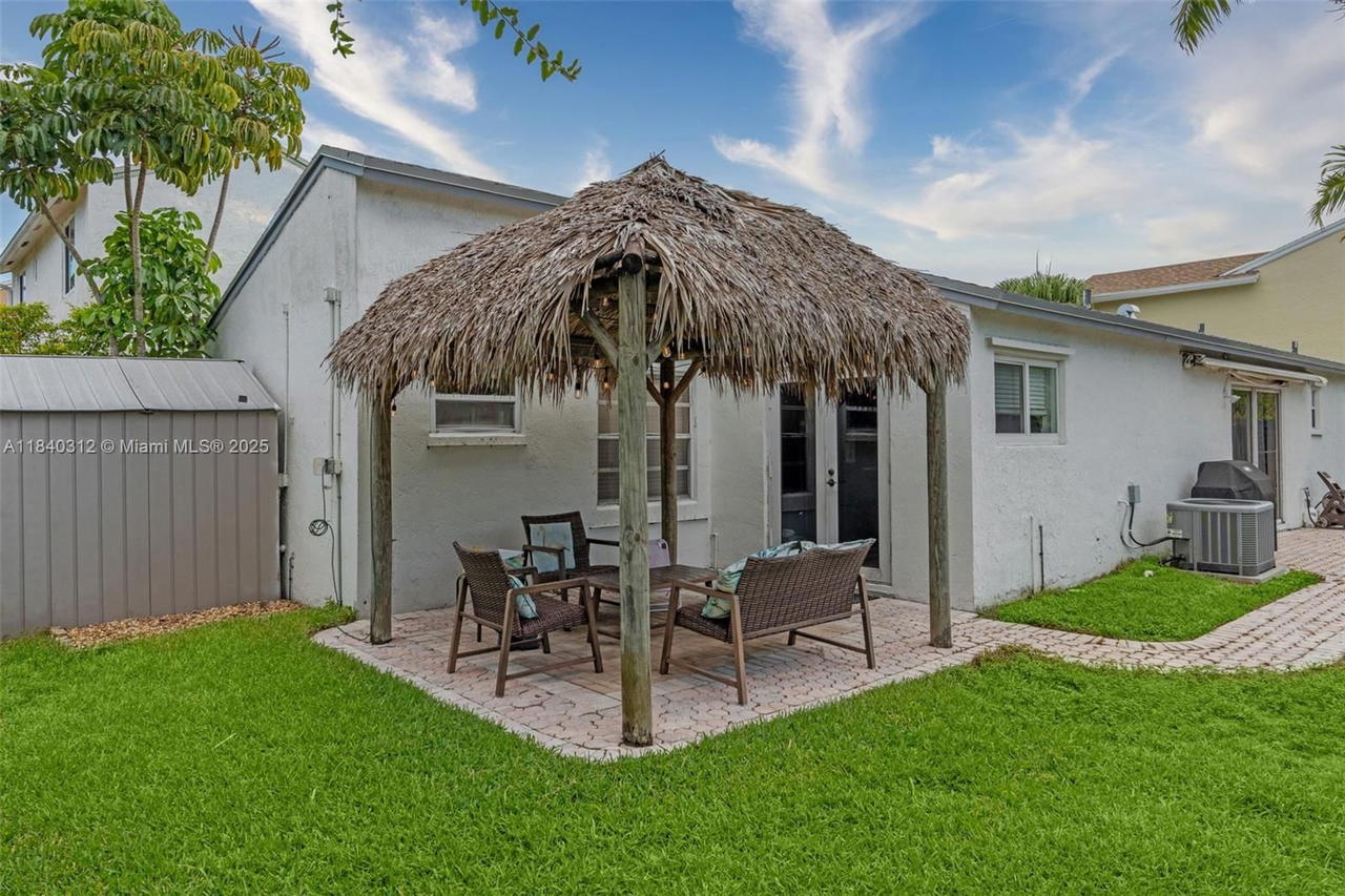 Real estate property located at 535 Radford Ter, Broward, Shenandoah Sec 2, Davie, FL