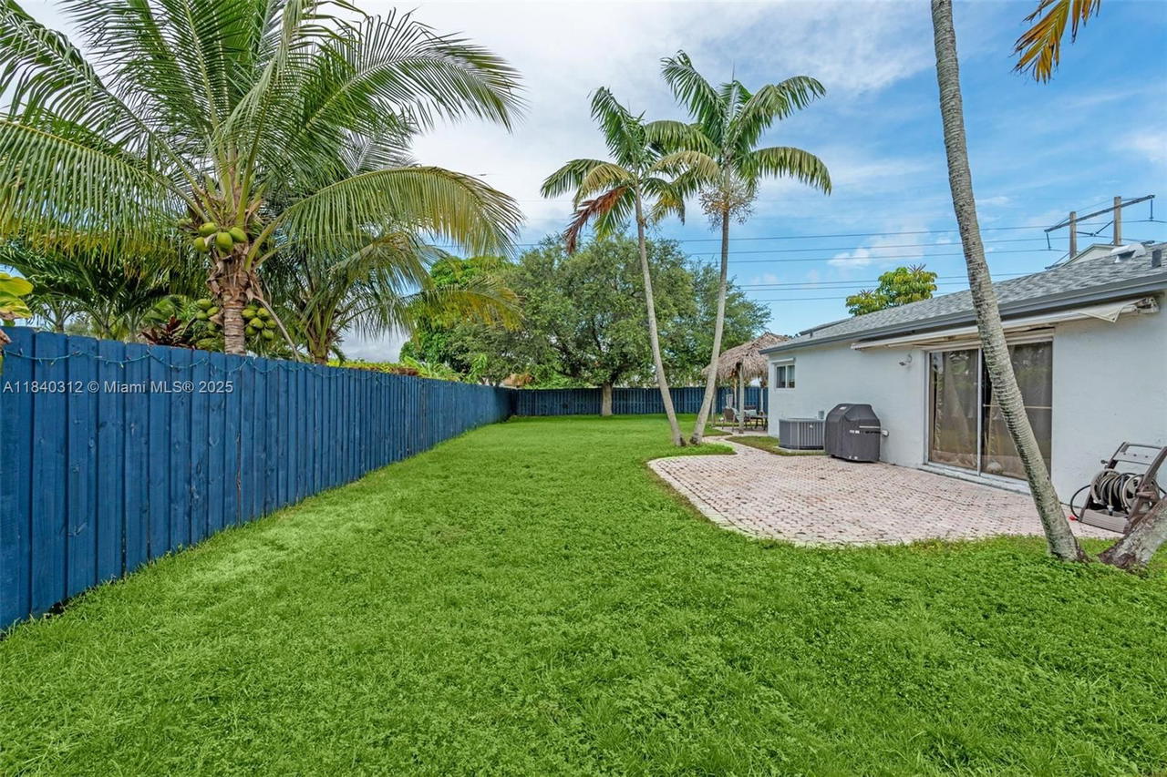 Real estate property located at 535 Radford Ter, Broward, Shenandoah Sec 2, Davie, FL