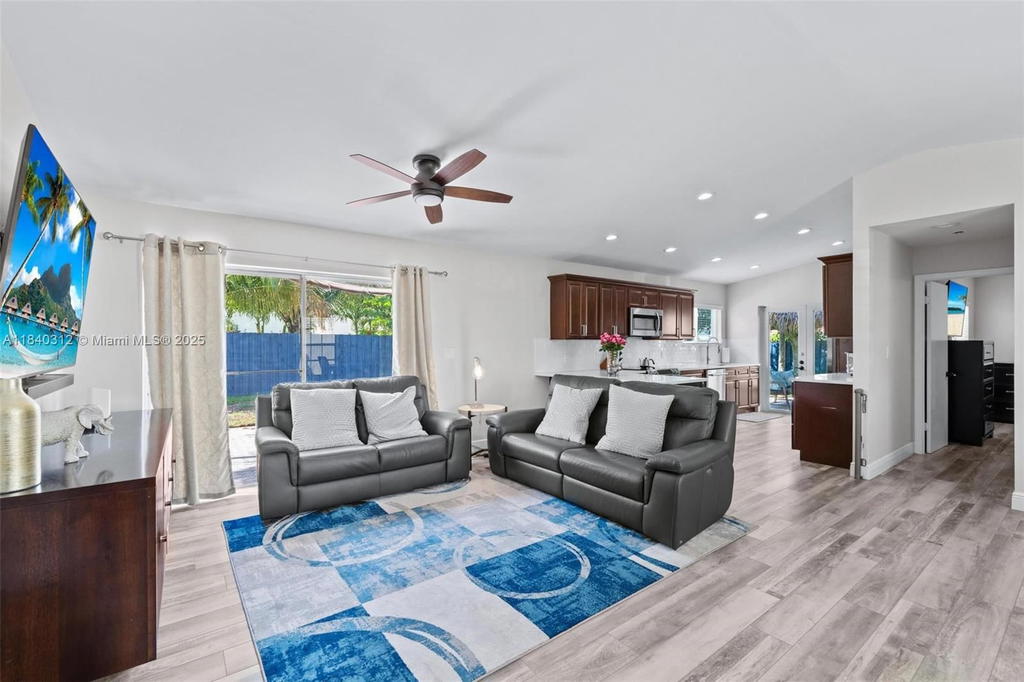 Real estate property located at 535 Radford Ter, Broward, Shenandoah Sec 2, Davie, FL