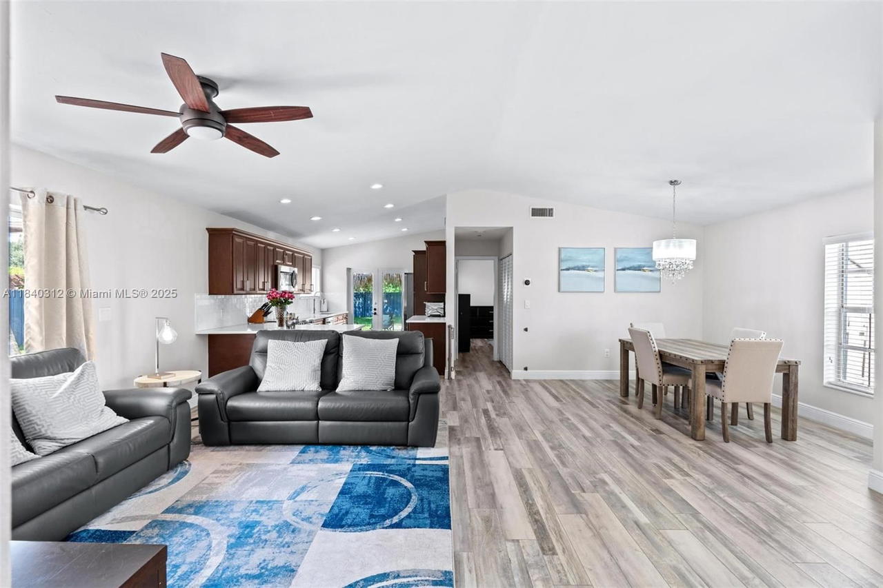 Real estate property located at 535 Radford Ter, Broward, Shenandoah Sec 2, Davie, FL