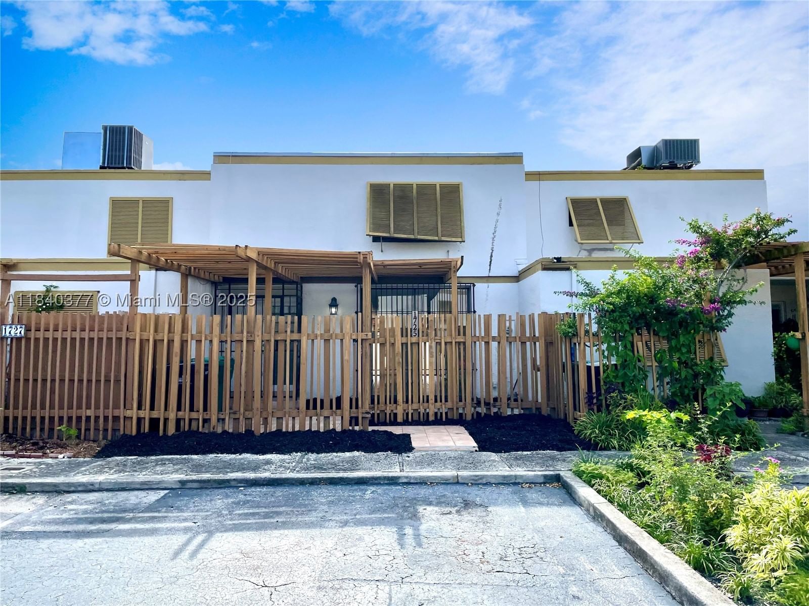 Real estate property located at 1725 131st Place Cir S, Miami-dade, Trail Run Sec 2, Miami, FL