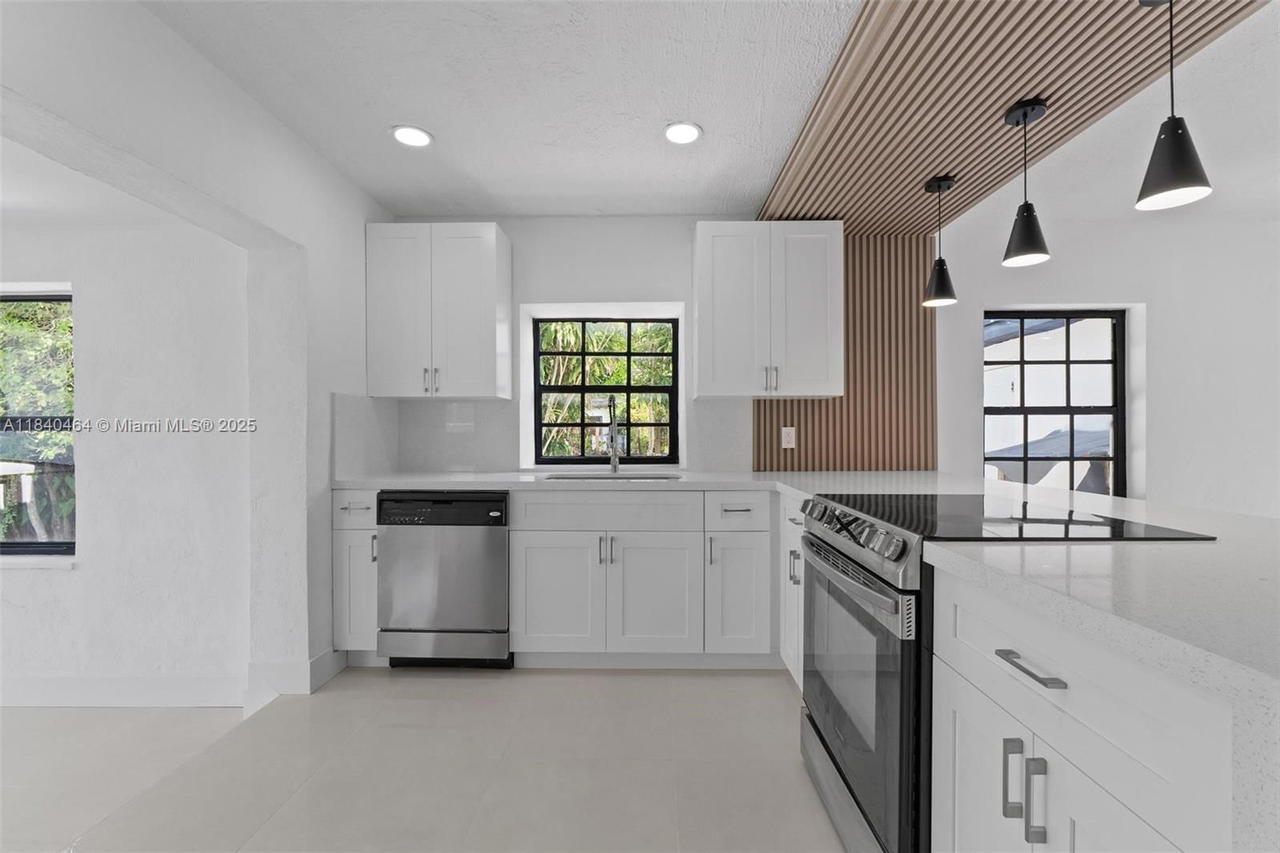 Real estate property located at 18201 20th Ave, Miami-dade, Sunny Isles Inland, Miami Gardens, FL