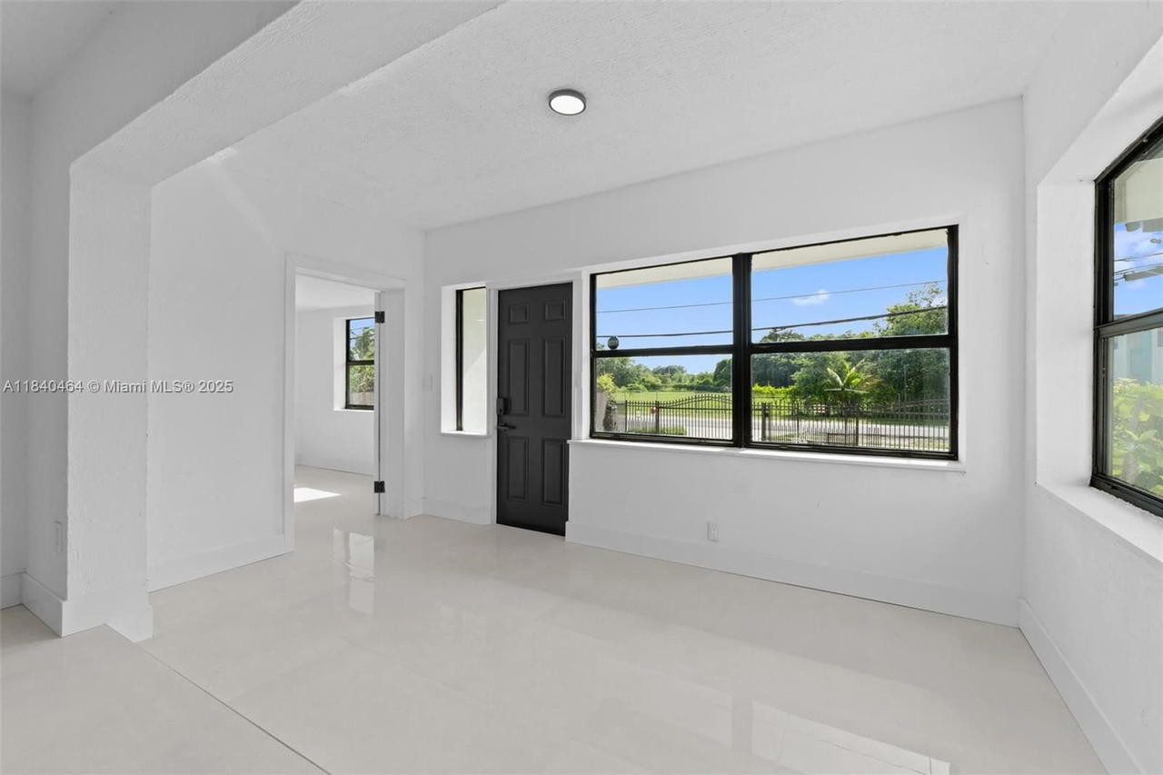 Real estate property located at 18201 20th Ave, Miami-dade, Sunny Isles Inland, Miami Gardens, FL