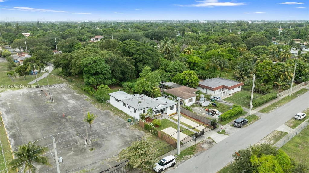 Real estate property located at 18201 20th Ave, Miami-dade, Sunny Isles Inland, Miami Gardens, FL