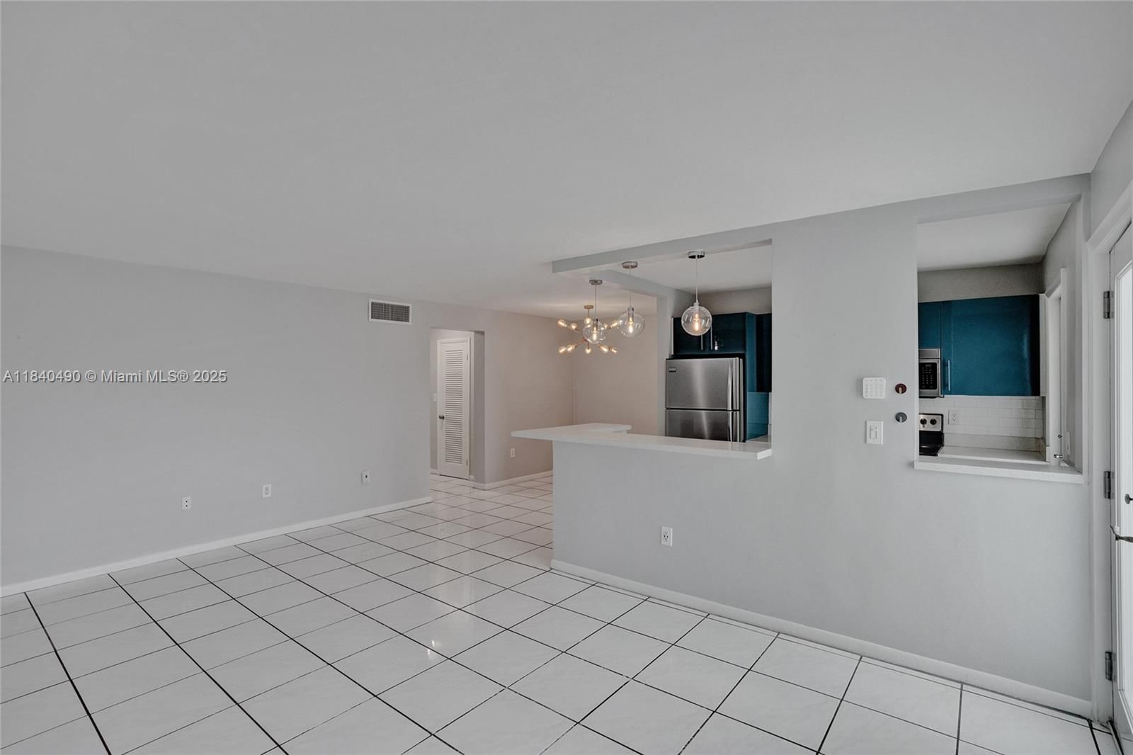 Real estate property located at 1100 11th St #204, Miami-dade, Flamingo Parkview Condo, Miami Beach, FL