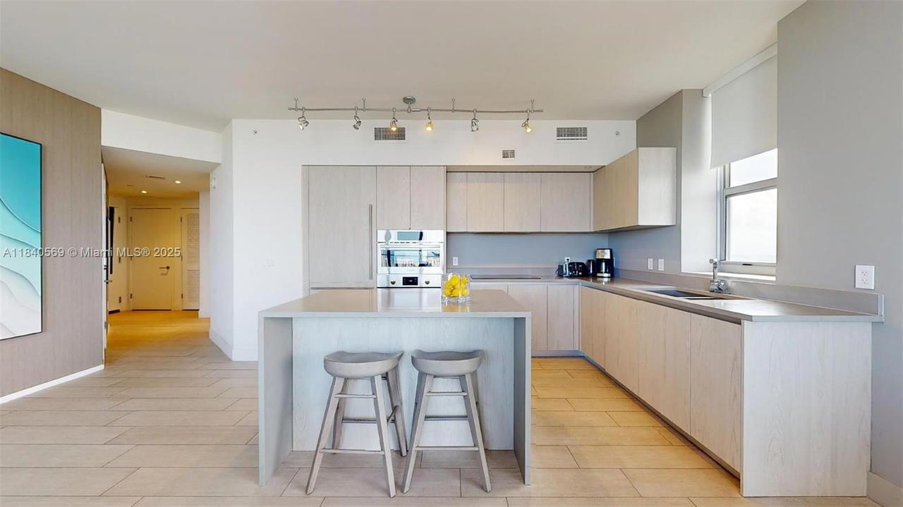 Real estate property located at 4010 Ocean Dr T3802, Broward, 4010 South Ocean Condo, Hollywood, FL