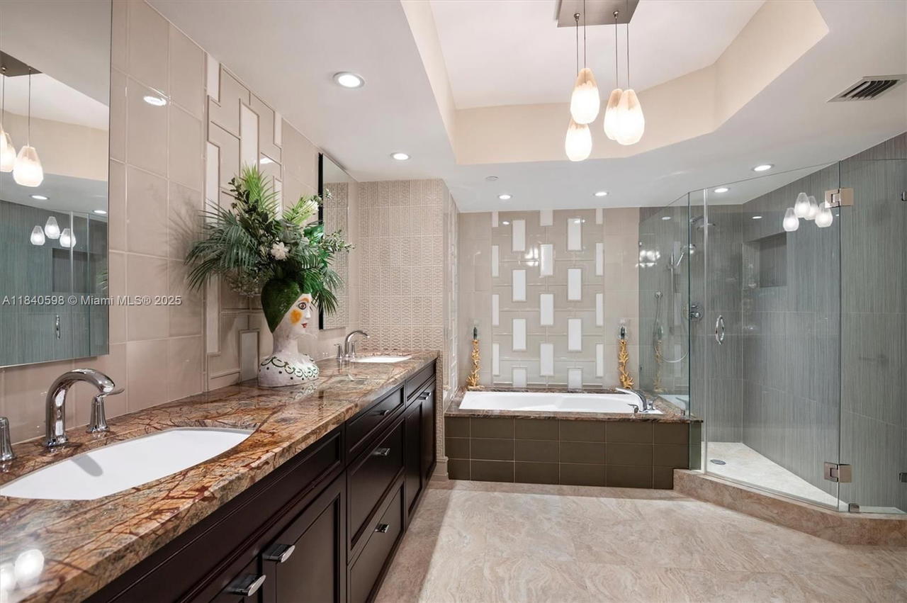 Real estate property located at 3640 Yacht Club Dr #1108, Miami-dade, Harborside At The Waterwa, Aventura, FL
