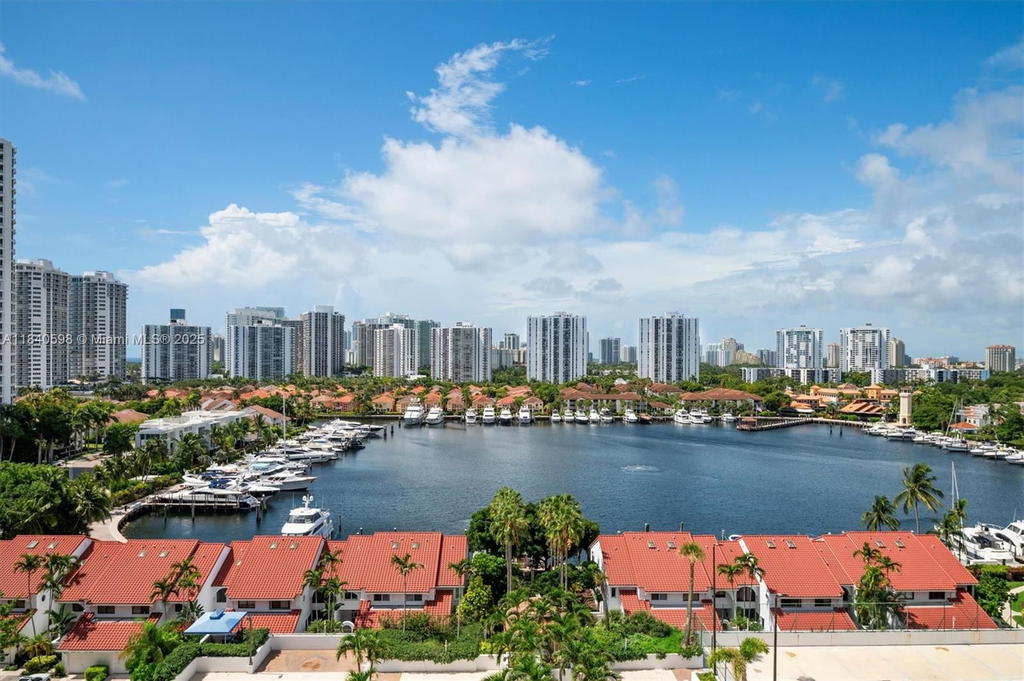 Real estate property located at 3640 Yacht Club Dr #1108, Miami-dade, Harborside At The Waterwa, Aventura, FL