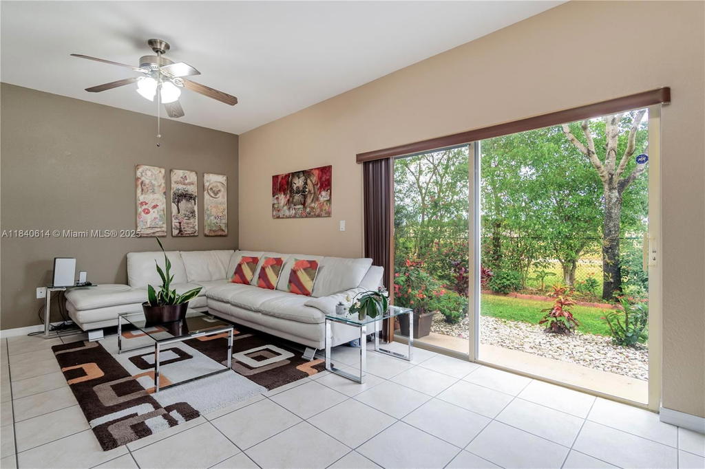 Real estate property located at 14053 49th St #7, Broward, Las Terrazas At Vizcaya C, Miramar, FL