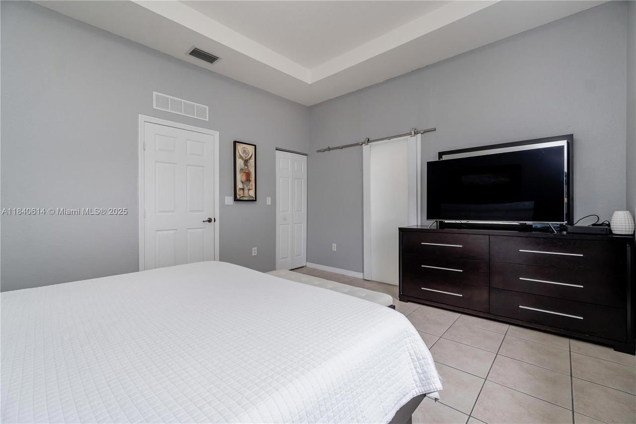 Real estate property located at 14053 49th St #7, Broward, Las Terrazas At Vizcaya C, Miramar, FL