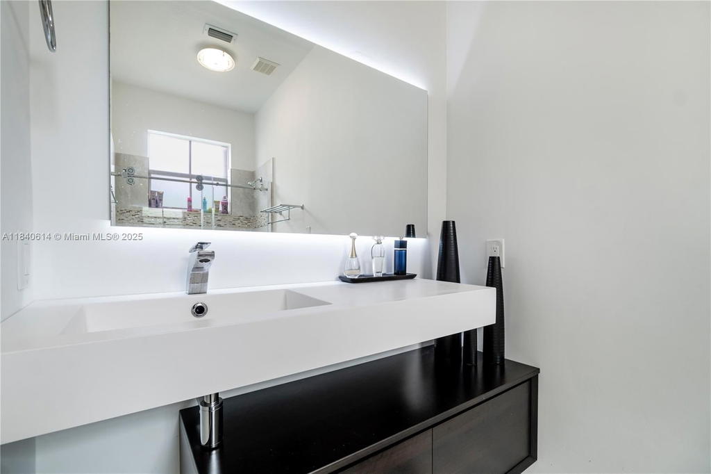 Real estate property located at 14053 49th St #7, Broward, Las Terrazas At Vizcaya C, Miramar, FL
