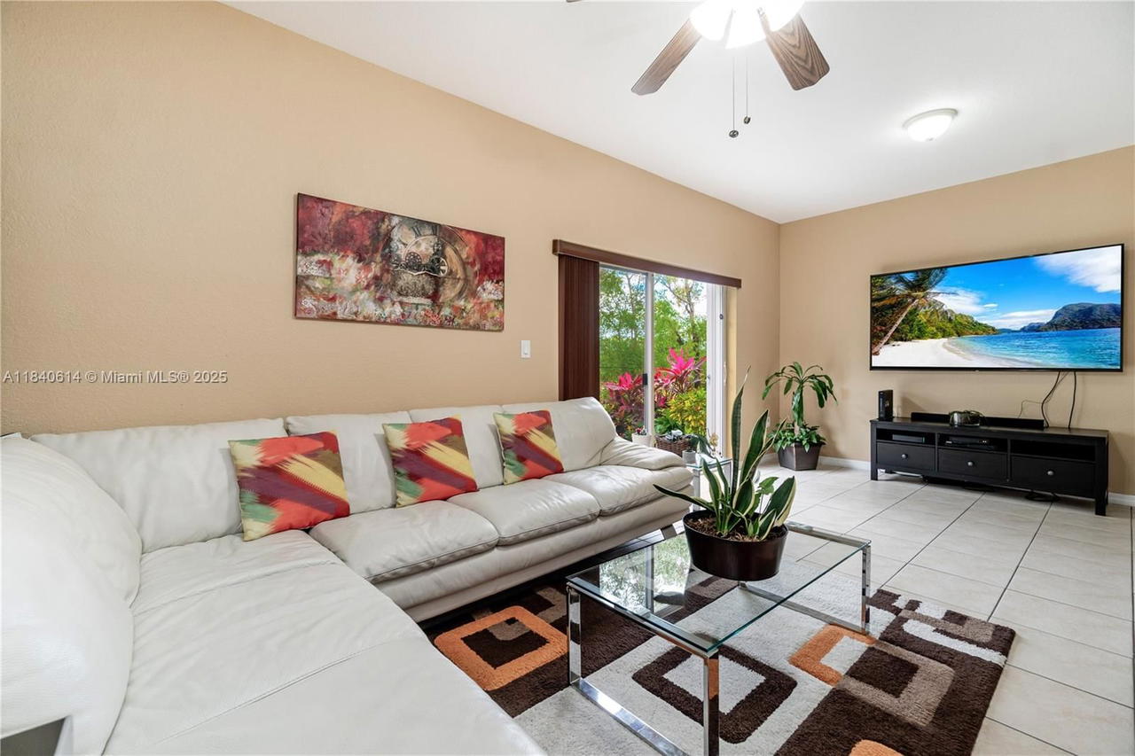Real estate property located at 14053 49th St #7, Broward, Las Terrazas At Vizcaya C, Miramar, FL