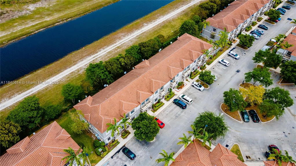 Real estate property located at 14053 49th St #7, Broward, Las Terrazas At Vizcaya C, Miramar, FL
