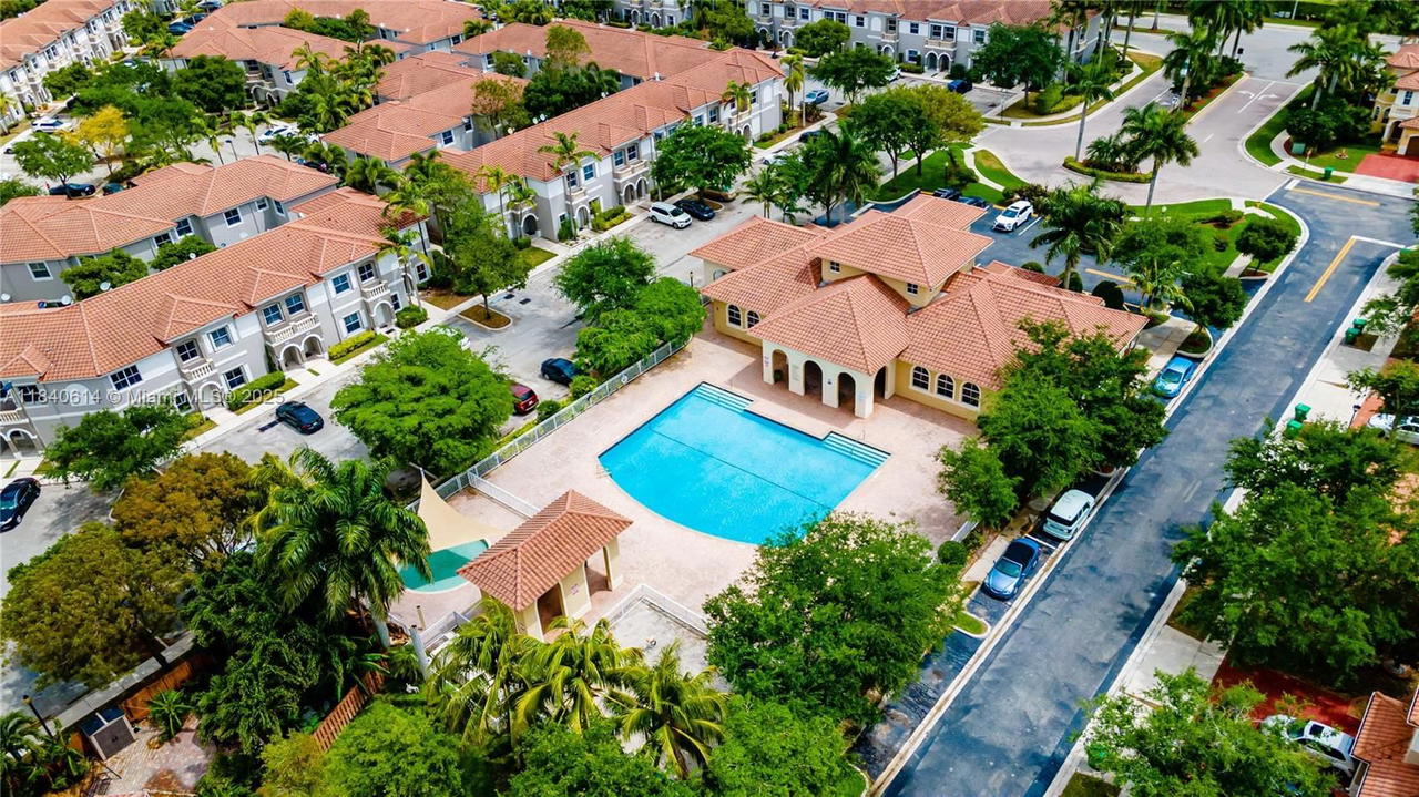 Real estate property located at 14053 49th St #7, Broward, Las Terrazas At Vizcaya C, Miramar, FL