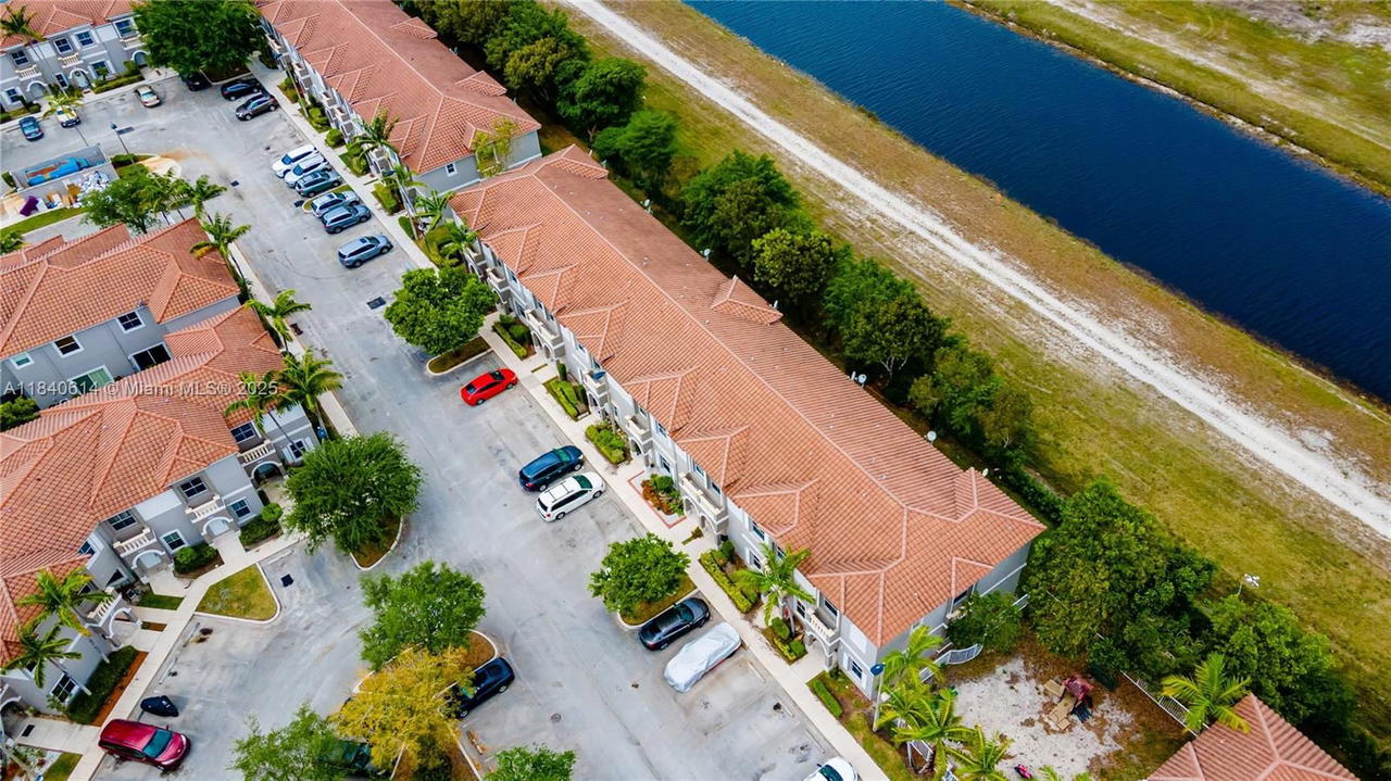 Real estate property located at 14053 49th St #7, Broward, Las Terrazas At Vizcaya C, Miramar, FL
