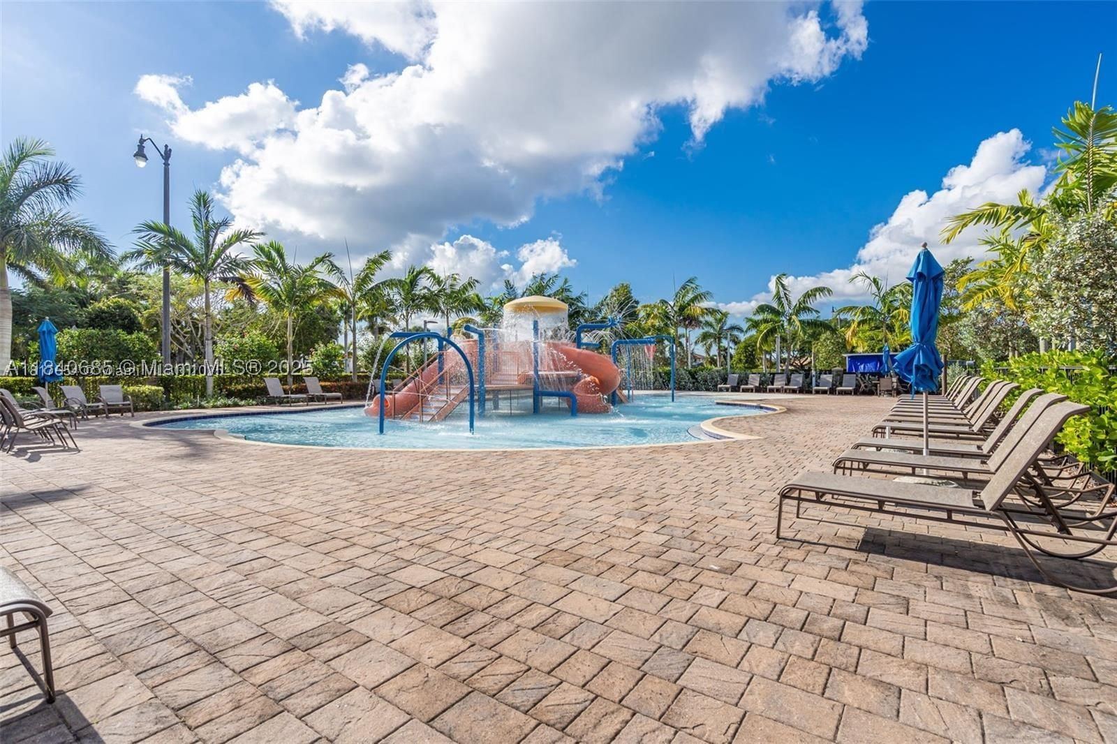 Real estate property located at 423 33rd Ter, Miami-dade, Baywinds Of Flores, Homestead, FL