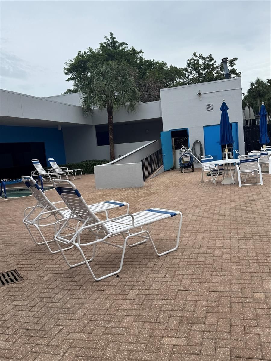 Real estate property located at 9200 Lime Bay Blvd #212, Broward, Lime Bay Condominium 7, Tamarac, FL